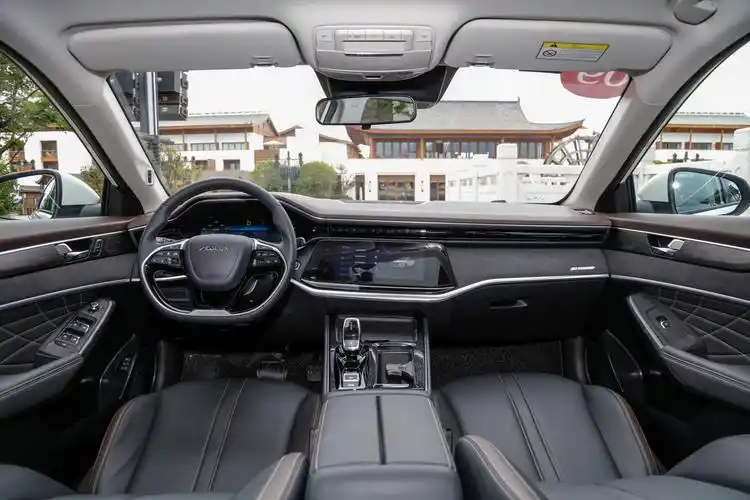 2021款 奕炫max 1.5t 双离合 超级辣爸版内饰