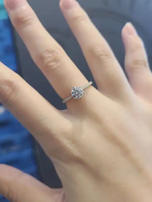 贵阳定制70分钻戒要多少啊