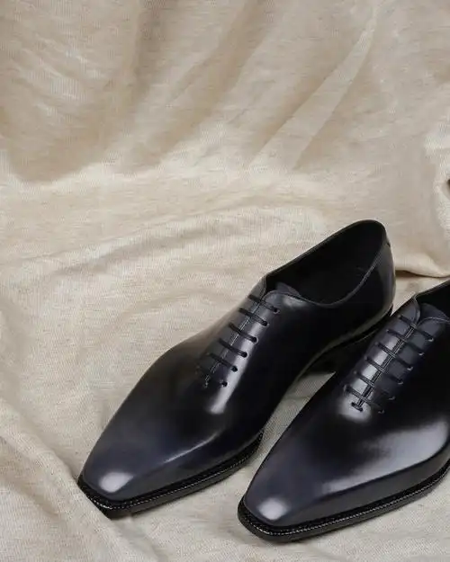 正装皮鞋推荐一片式牛津为男人的性感代言