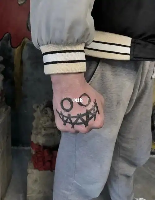 拳头纹身
