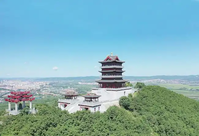 推出"生态旅游名城"上的"鸡西唯一"大型系列报道,全面展示县(市)区