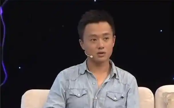 昔日的学霸吴健,成绩名列前茅,但进入上戏后的首次考试,却意外遭遇了