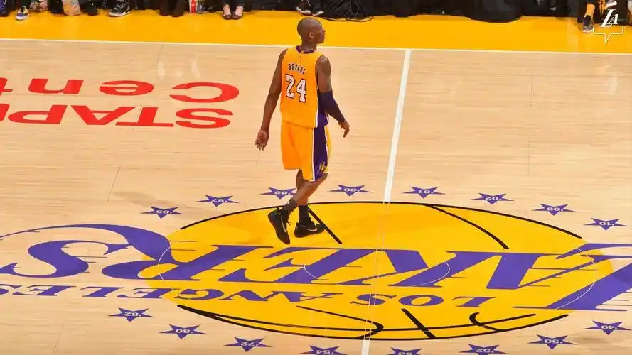 原创湖人队史各时代最佳球员!魔术师统治20年,科比引争议,心疼老詹