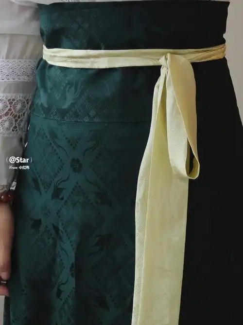 汉服日常复原宋制两片裙完美隐身上班