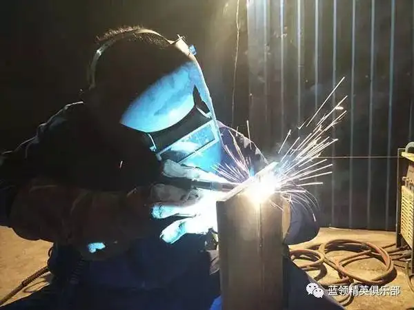 打底正面根部透度均匀,高度一致填充焊填充焊焊枪采用月牙形或锯齿形