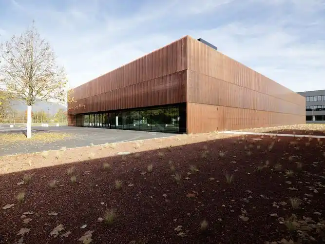 奥地利圣马丁体育馆外观侧面图-奥地利圣马丁体育馆第5张图片