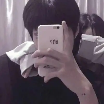 最新手机挡脸一对情头,情侣头像图片-回车桌面