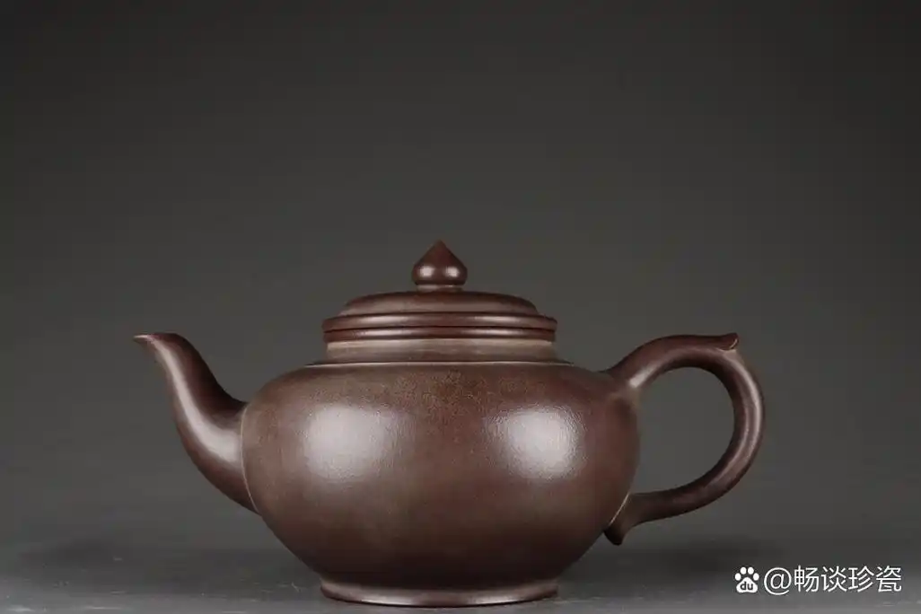 笑樱紫砂壶 款识:顾景舟 近现代 高 12×21cm