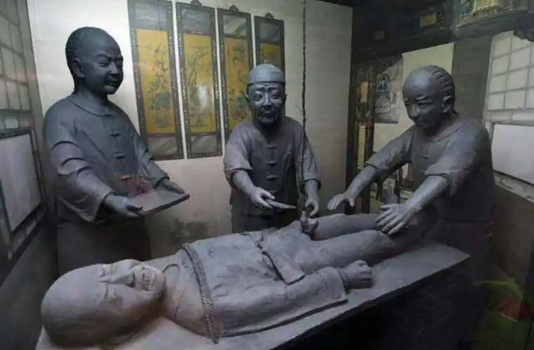 清朝是怎样阉割太监的?