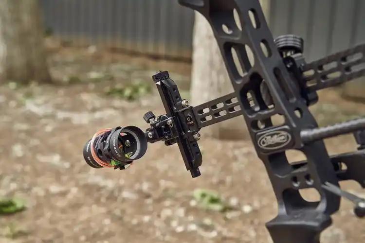 驾标致小狮子508l户外体验复合弓射箭的魅力