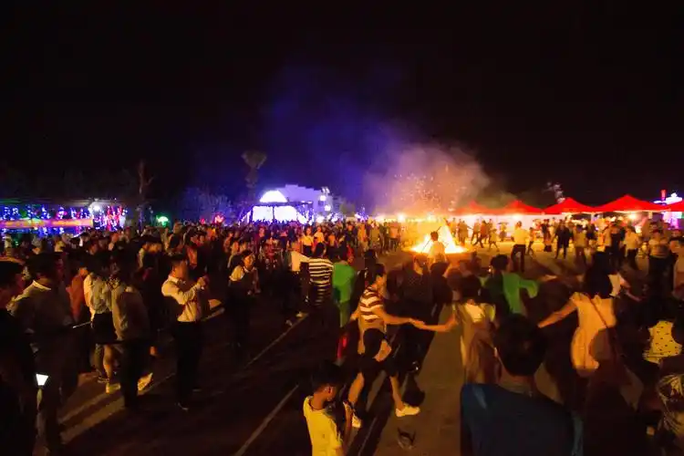 凤娃古寨夜场活动