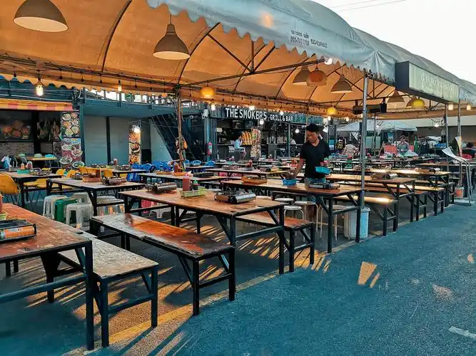 圈商优品生意冷清的餐饮店突然人气暴涨背后的秘诀是什么