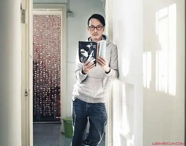 周耀辉作品介绍有人对于周耀辉的作品,人家说是非常怪,又或者说周耀辉