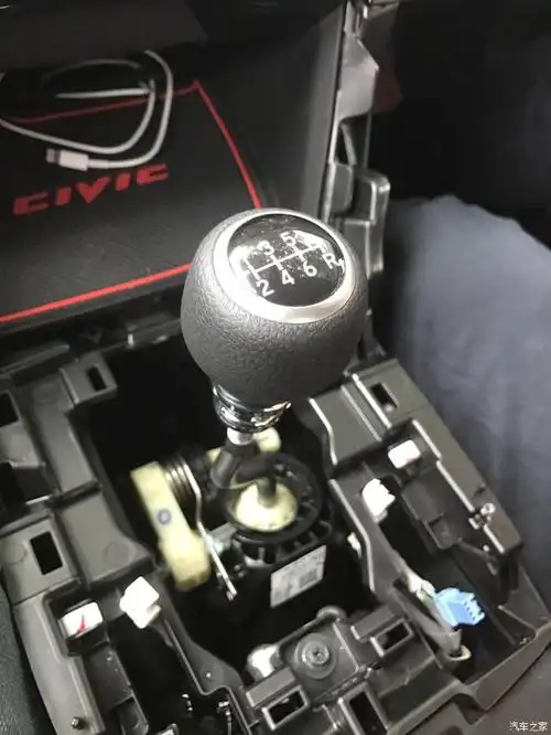 求助大神,手动挡手拍档球怎么拆?