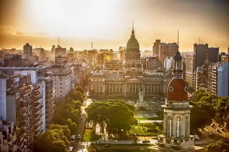 大家觉得南美没有战争,南美经济会不断的发达,甚至真的阿根廷也好巴西