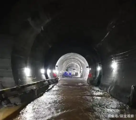 图为大珠山隧道的排水系统