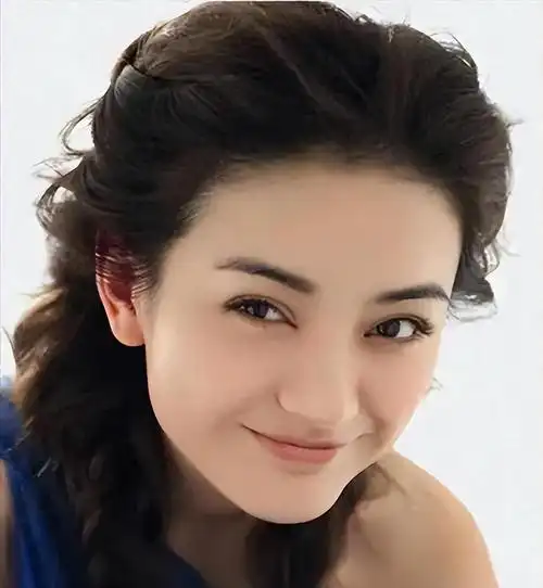 2007年盛夏,朱杰受邀参加上海电视节晚会,在这里和田明相识.