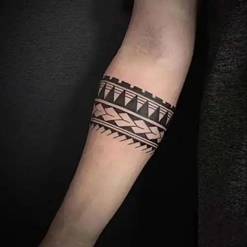 黑灰色的臂环纹身图片黑灰色图腾臂环纹身4