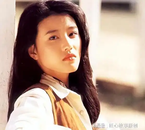 善恶终有报56岁无人敢娶的周海媚活成了一个笑话