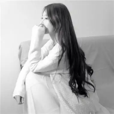 女生侧面黑白伤感长发头像最新