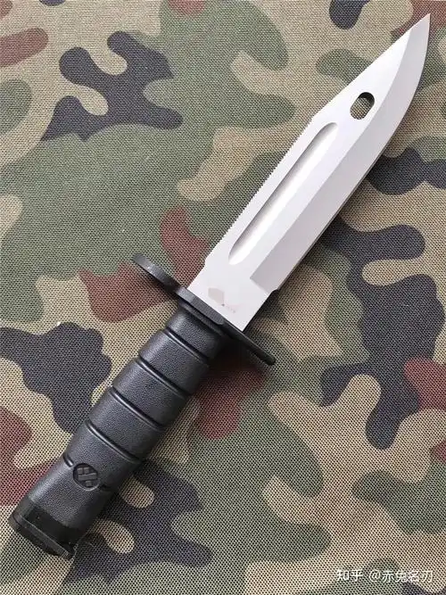 7厘米这款95枪刺是专门装备武警部队的特种刺刀,和解放军的95枪刺有