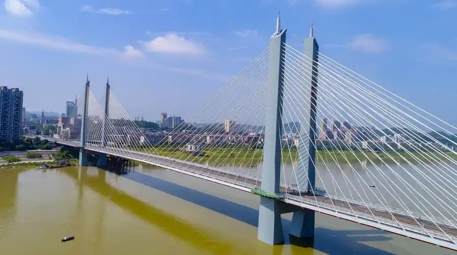 为护古城墙在汉央企建这座桥时花了不少心思