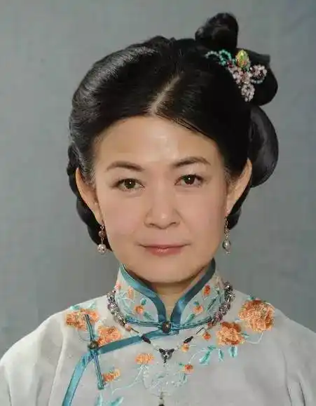 47岁才遇到真命天子!_潘芳芳