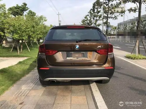 宝马x1 香槟色14.16万元