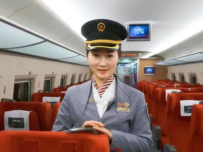 漂亮的"高姐",令人羡慕的职业,风光的背后有谁知