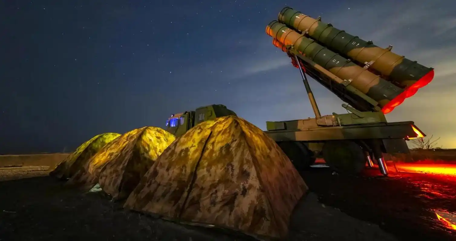 南部战区某旅防空兵枕戈待旦 (中国军网 供图)