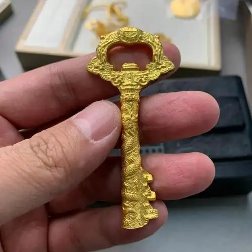 男子花20万买银行黄金,层层保护居然生锈了,银行:找售后厂家去