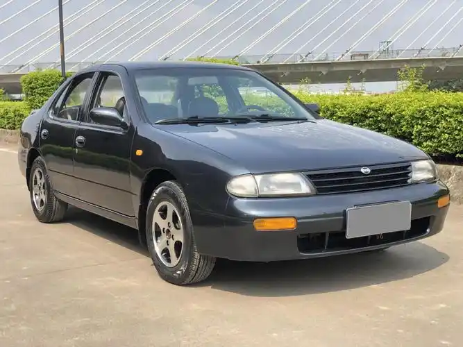 【佛山】2000年4月 日产 蓝鸟 2000款 2.0 自动 自动档