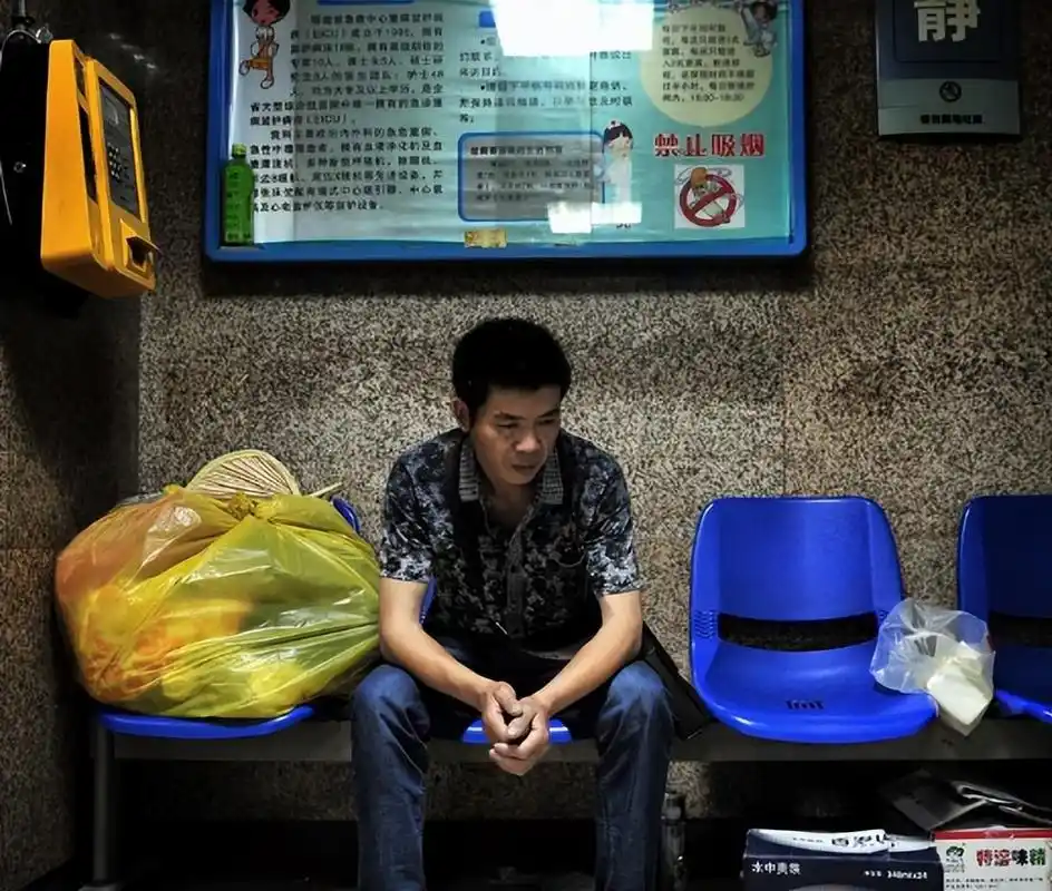 2014年,福建15岁少女吴小婷,喝除草剂18天离世,遗言:爸爸别哭