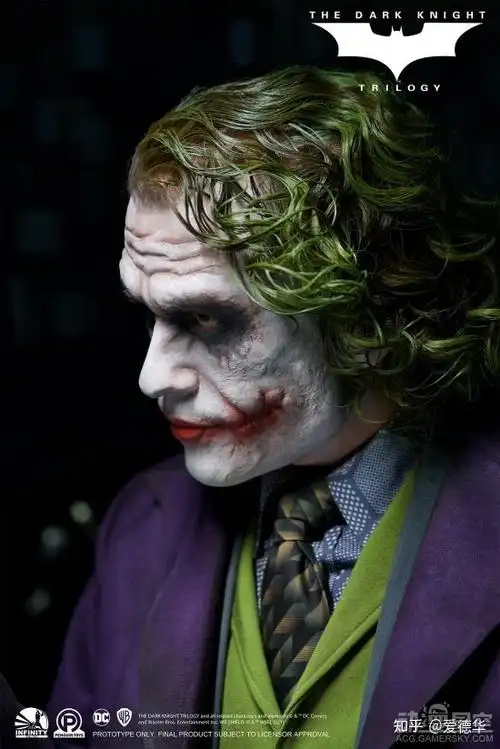 开天工作室《蝙蝠侠:黑暗骑士》小丑半身雕像 全球限量售价2.