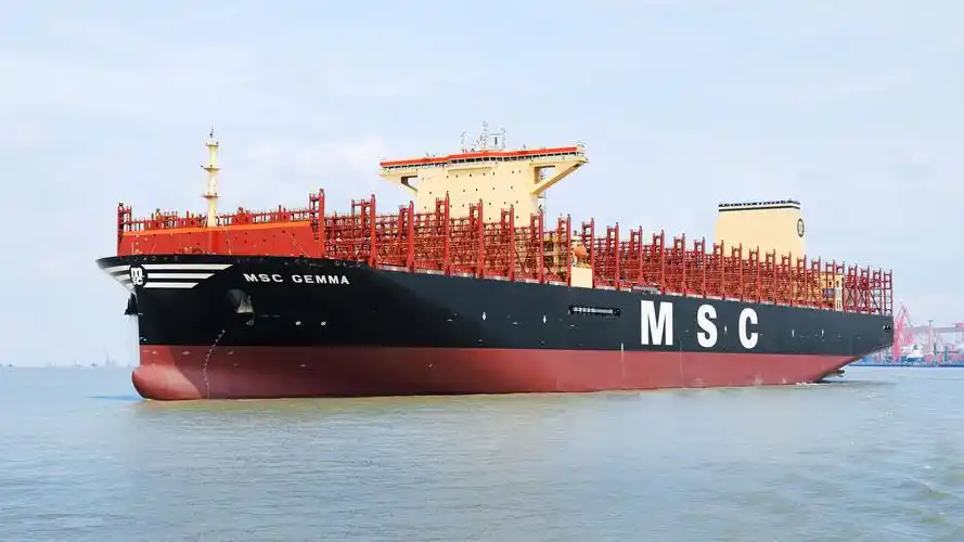 75天第3艘全球最大级别24116teu超大型集装箱船再交付