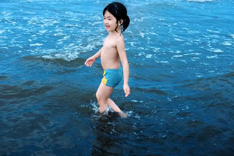 啦啦啦,大海我来玩水啦!