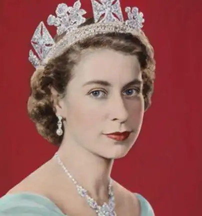 英国女王年轻时有多漂亮自带贵族气质简直远超戴安娜王妃