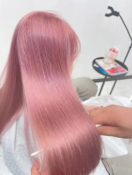 天天被人追着问的樱花粉发色樱花粉棕真的越看越好看染完这个颜色如果