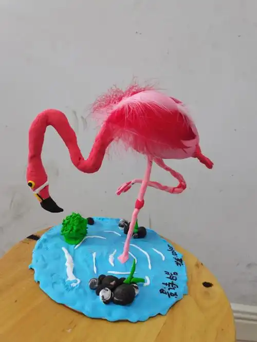 孩子做的火烈鸟各有千秋