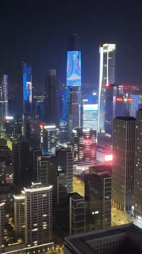 航拍济南cbd春节灯光秀,高楼大厦张灯结彩迎新春