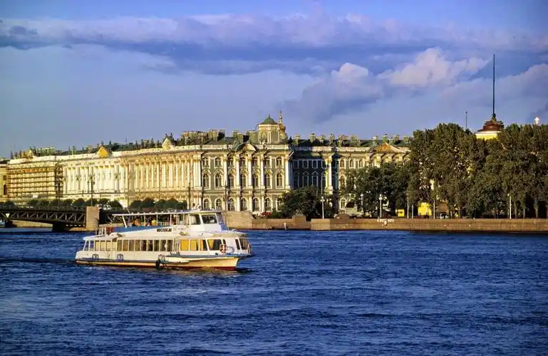 涅瓦河两岸风景.俄罗斯行(9)
