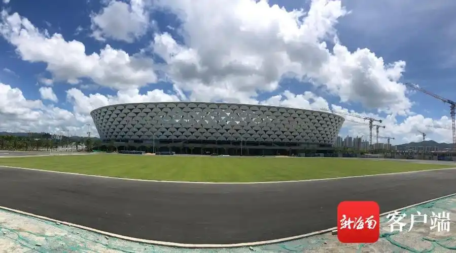 三亚国际体育产业园体育场正式完工 白鹭展翅打造城市新地标