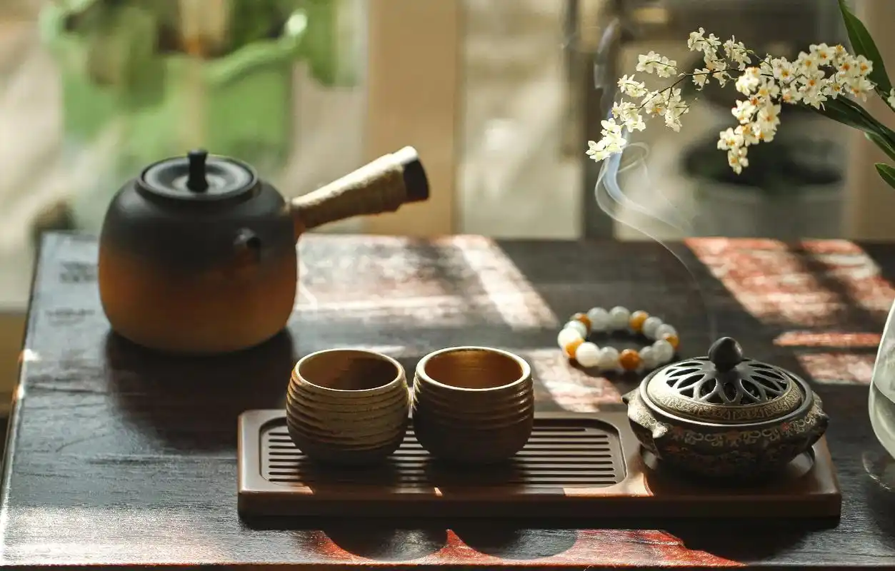 抖音图文来了 一缕轻烟给茶带来了一丝禅意,从此有了禅茶一味 - 抖音