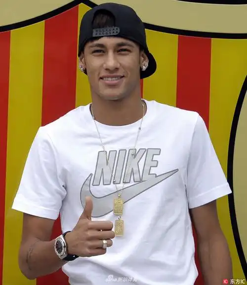 杀马特到高富帅!时尚icon内马尔的嘻哈摇滚范儿