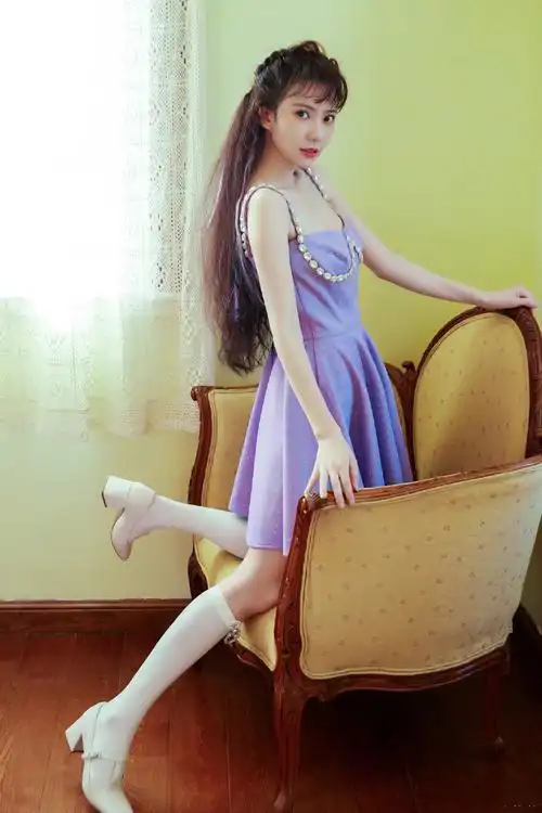 刘萌萌的公主裙少女感让人不禁想起诺澜的味道有点可爱哦