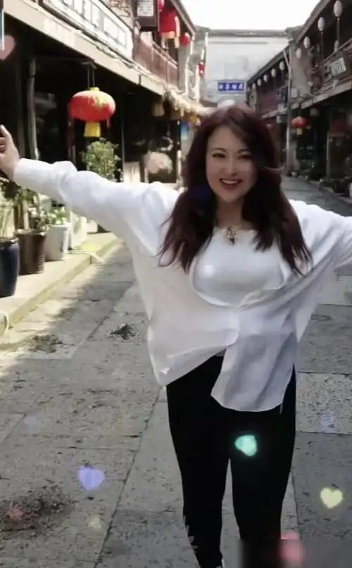 王璐瑶晒近照身材圆润丰满昔日杨贵妃发福