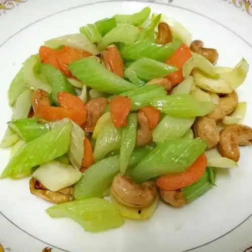 该叫什么112做的西芹百合炒腰果