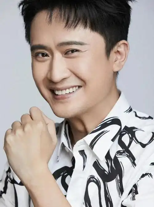 杨帆:娶"圈外"老婆,婚后连生俩女儿,一家四口幸福美满甜如蜜