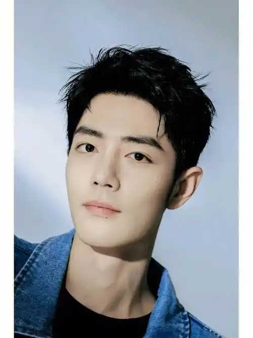 2013微博之夜6个内幕杨紫肖战抬咖朱一龙发带遮掩额头缝30针