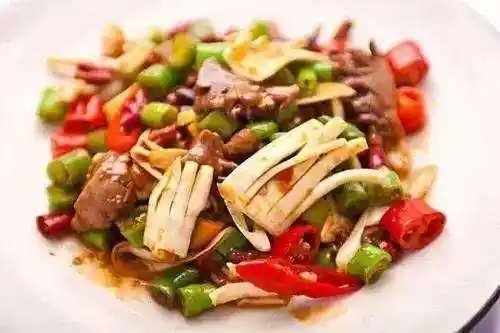 6969火爆双脆是一道四川省的特色传统名菜,属于川菜系.